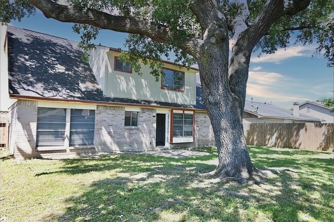 Building Photo - 7207 San Pablo Dr