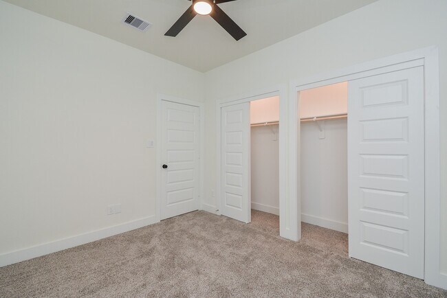 Building Photo - 16559 Oasis Glade Dr