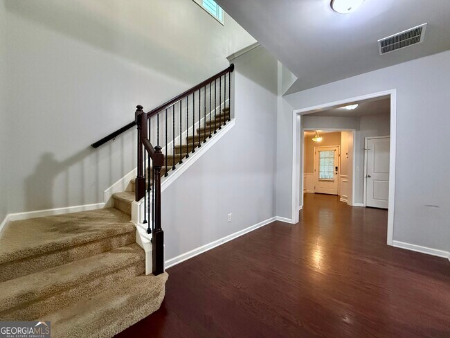 Building Photo - 5115 Breezewood Cir