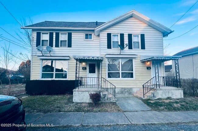 Primary Photo - 316 Putnam St