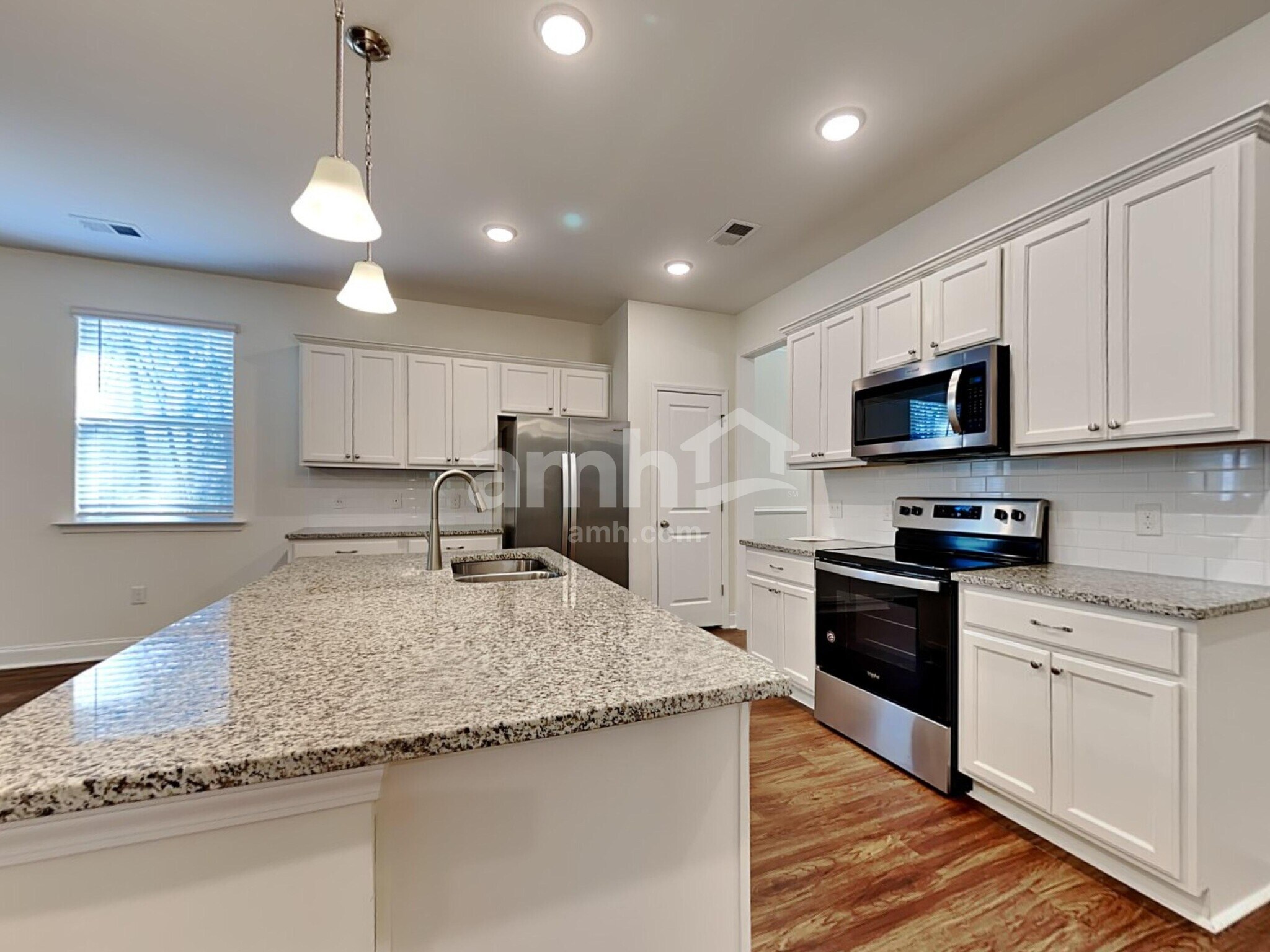 Building Photo - 417 Pine Terrace Dr