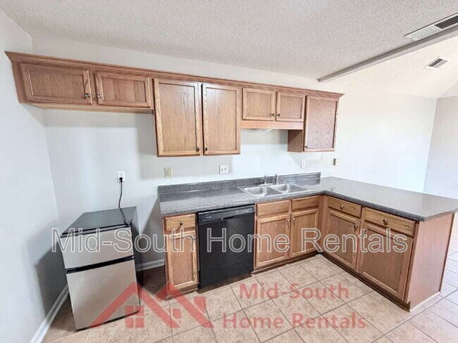 Building Photo - 11236 Wolf Woods Dr