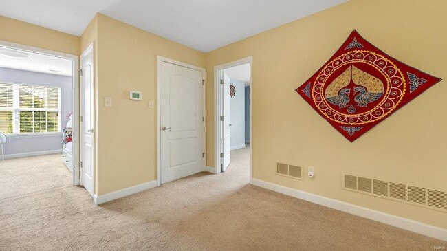 Building Photo - 303 Gateview Dr