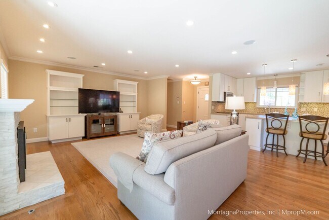 Building Photo - Remodeled single story Willow Glen home wi...