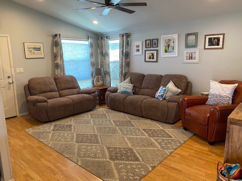 Family Room - 9302 Fermi Ave