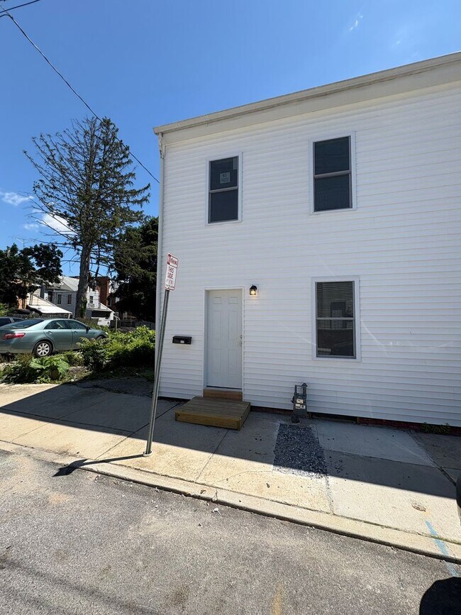 Building Photo - Newly Renovated Three-Bedroom, One Bathroom Row Home - Special Available – Contact Our Office for...