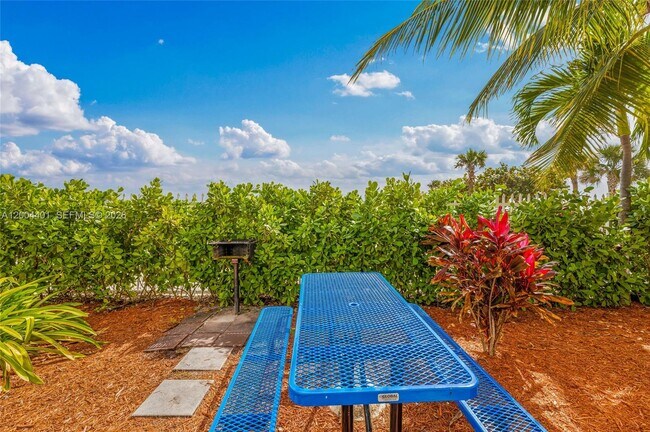 Building Photo - 6039 Collins Ave