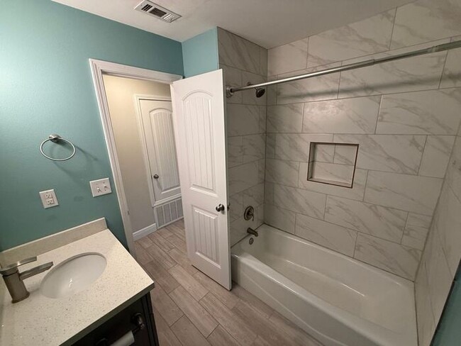 Building Photo - Gulf Breeze - Santa Rosa Shores - 2 bedroom, 1 bathroom