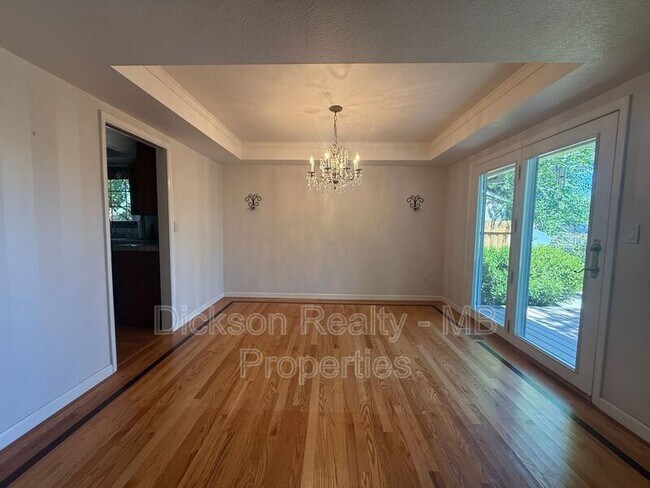 Building Photo - 2845 Glenwood Ct