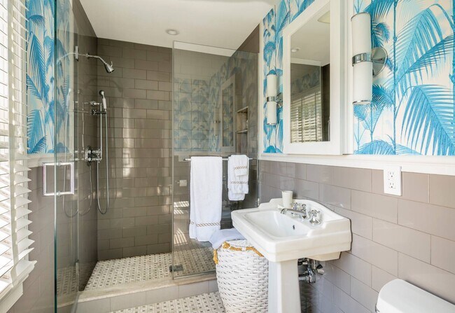 Building Photo - 59 First Neck Lane