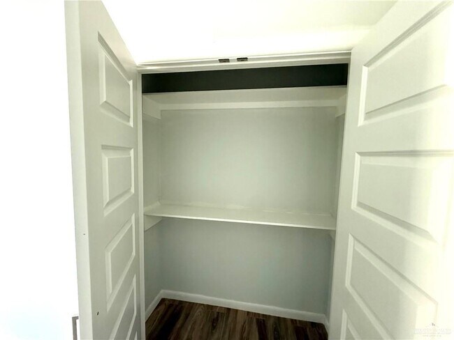 Building Photo - 15 West Dr