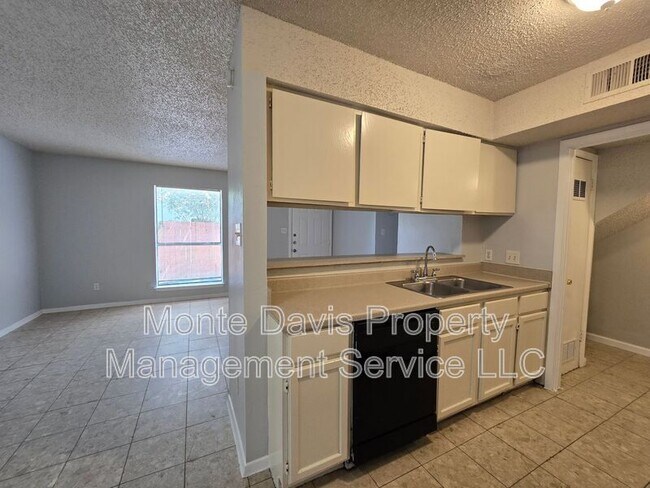 Building Photo - 1309 Southport Dr