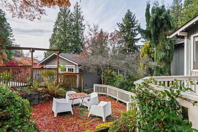 Building Photo - 12135 107th Ave NE