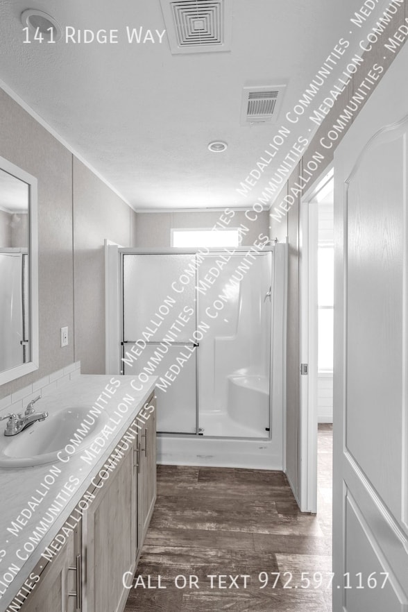 Building Photo - 141 Ridgeway Dr