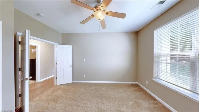 Building Photo - *** READY TO MOVE IN BY FIRST WEEK OF MAY***