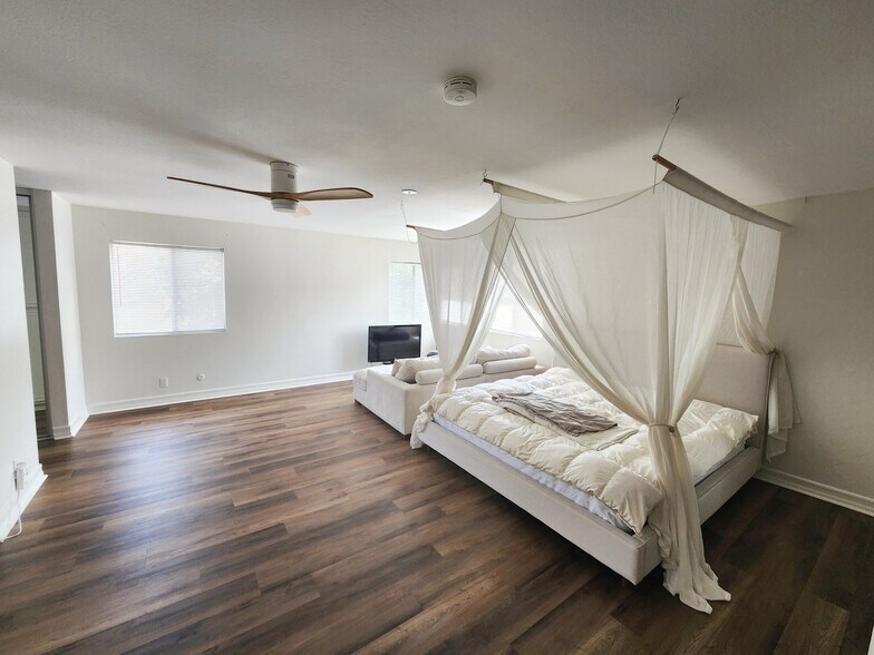 Building Photo - 4046 Oak Glen
