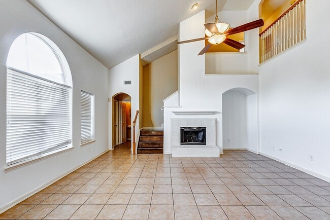 Building Photo - Discover the epitome of suburban living in this exquisite home, nestled on a peaceful cul-de-sac ...