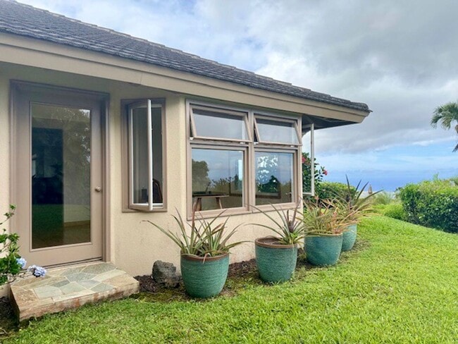 Building Photo - Luxury- Kona Hills Estates : Furnished Exquisite 3-Bedroom, 3.5 Bathroom Retreat