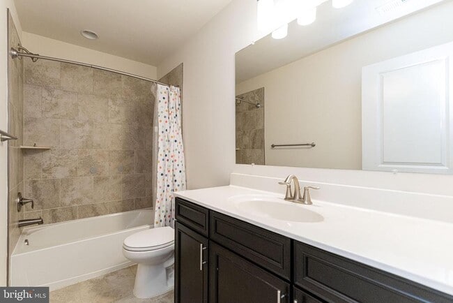 Building Photo - 3679 Duckhorn Way