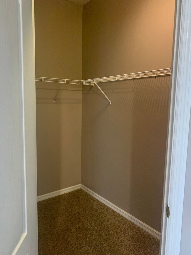 Building Photo - MOVE IN SPECIAL- 3/2 Condo w/ 2 Car Garage...