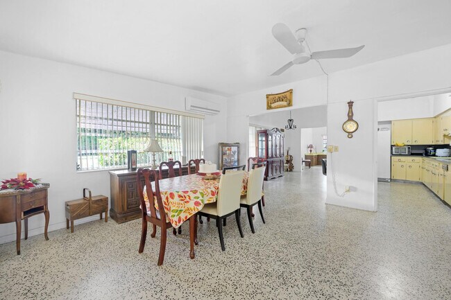 Building Photo - 13945 N Miami Ave