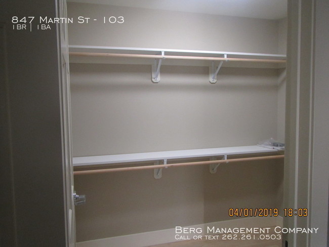 Building Photo - 847 Martin St