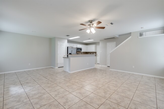 Building Photo - 6 Yarrow Ct