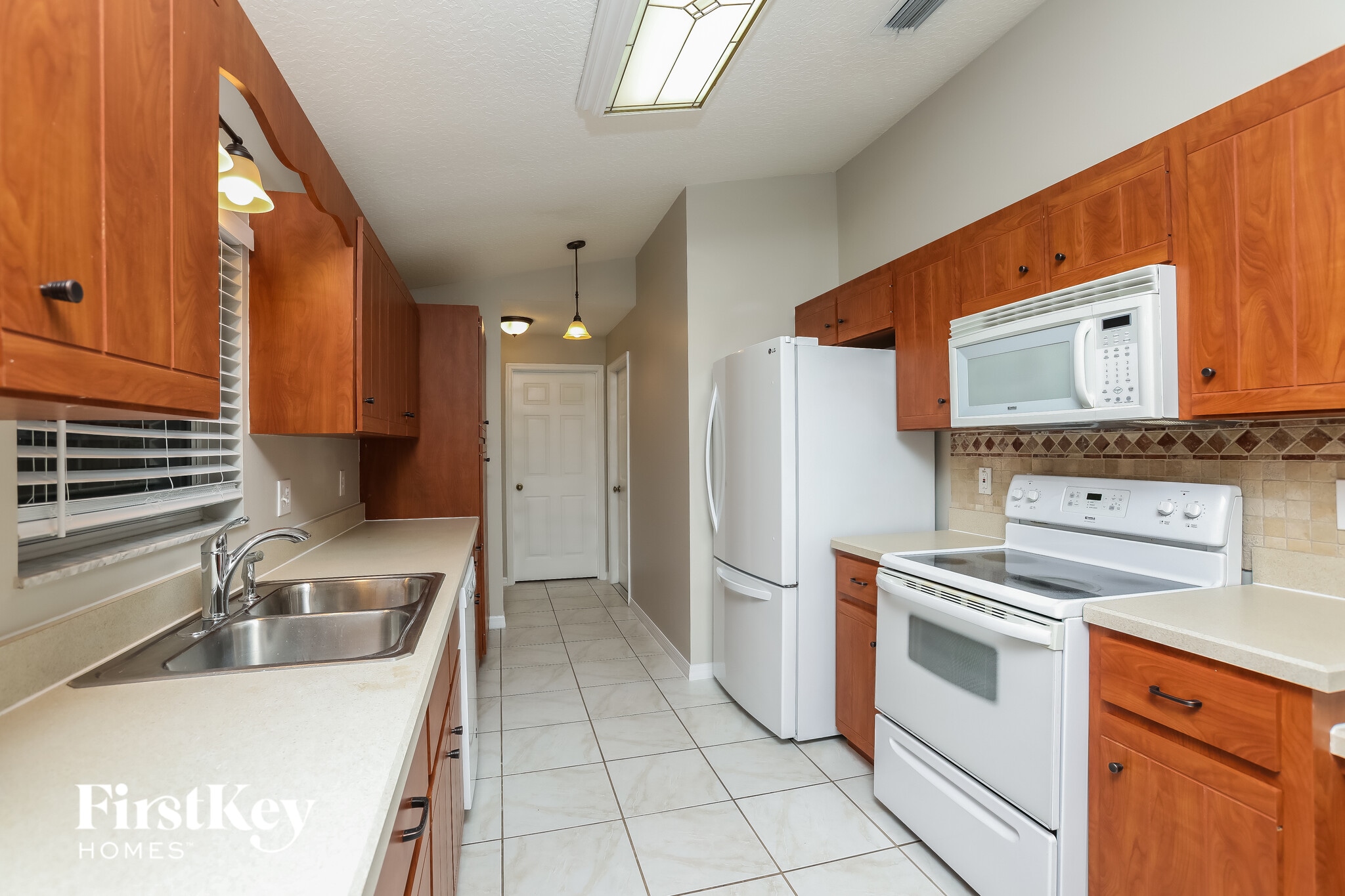 Building Photo - 2007 Juniper Dr