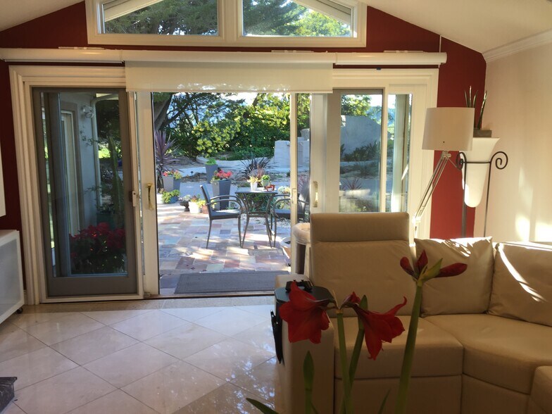 Building Photo - 1485 Lakeview Dr