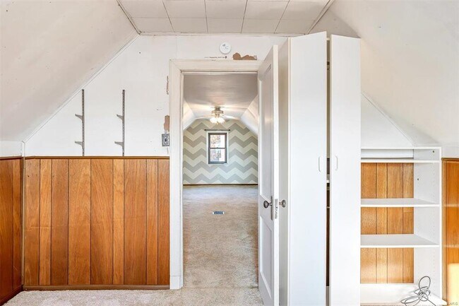 Building Photo - 6304 Bradley Ave