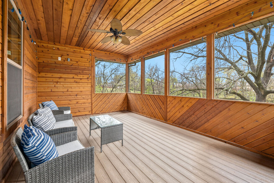 Building Photo - 305 Peach Orchard Rd