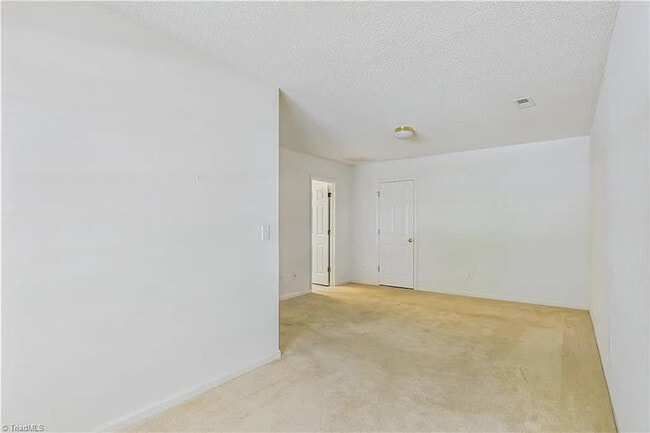 Building Photo - Build Equity While Leasing - Lease to Own