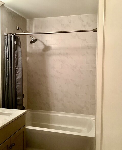 Building Photo - 724 Governor Nicholls St