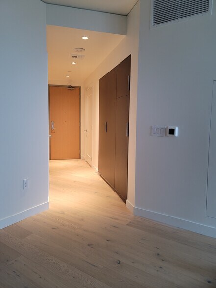 Building Photo - 2510 6th Ave