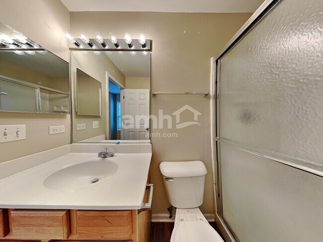 Building Photo - 2611 Sierra Ave