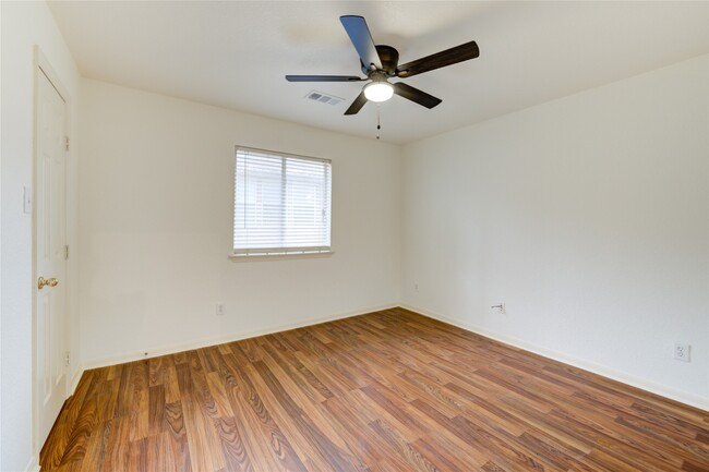 Building Photo - 46 Drifting Shadows Cir