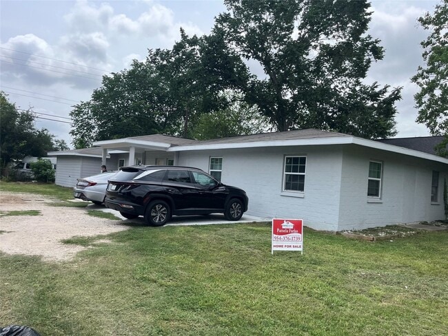 Primary Photo - 10434 Burman St