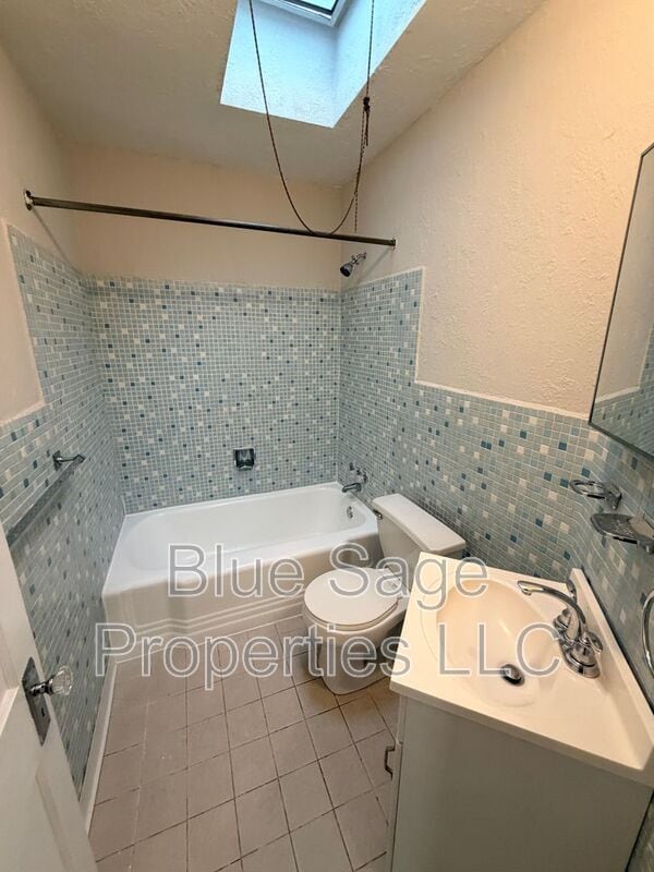 Building Photo - 413 E Baltimore Ave