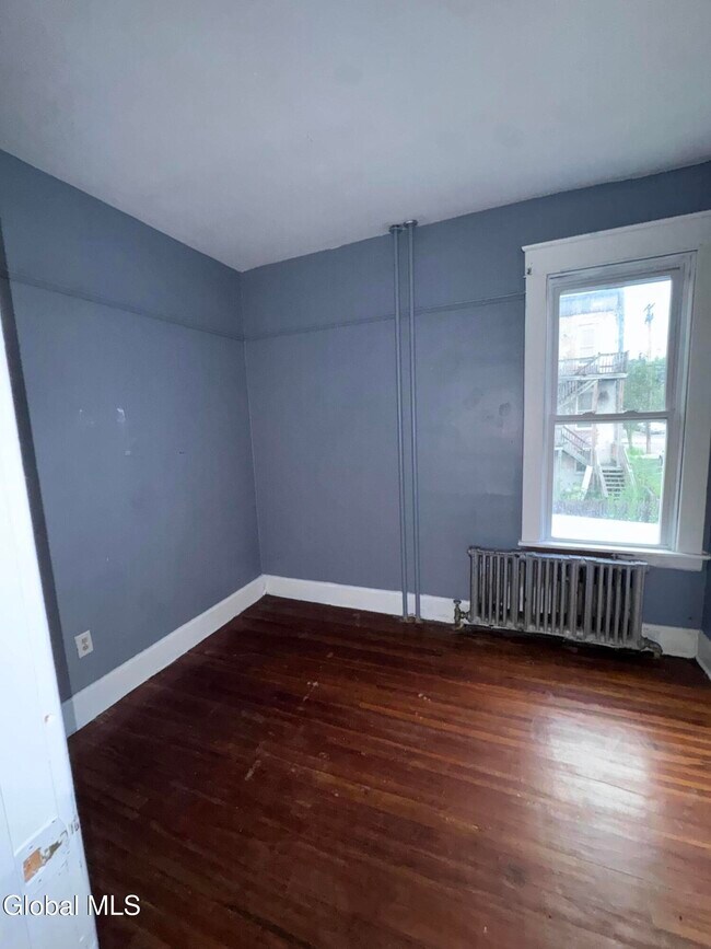 Building Photo - 254 Sheridan Ave