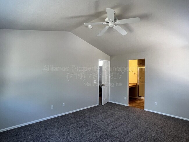 Building Photo - 5671 Vermillion Bluffs Dr