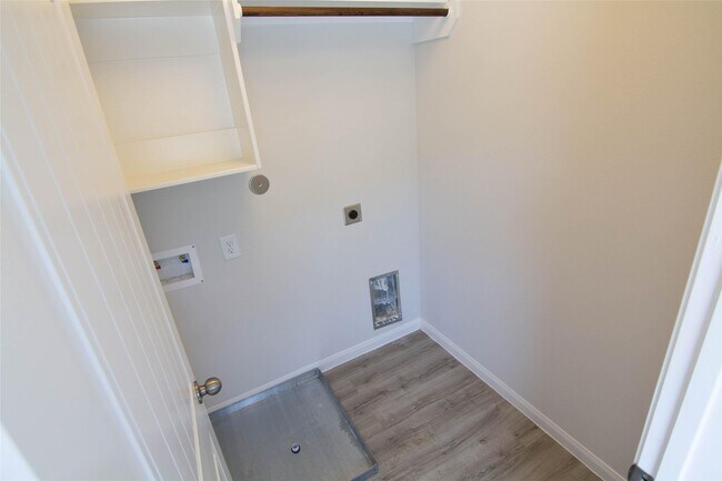 Building Photo - 24331 Amaldi Ct