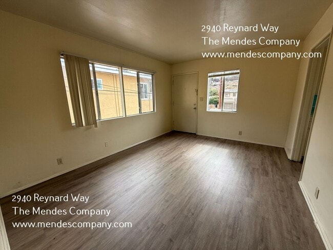 Building Photo - Duplex on Reynard