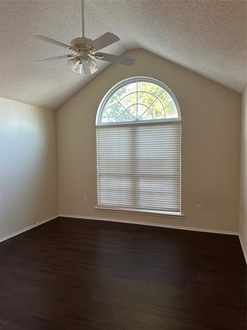 Building Photo - 554 Valley View Dr