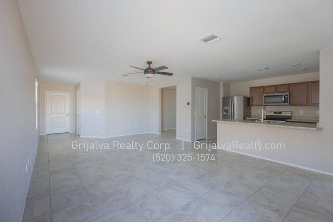 Building Photo - 8749 E Pebble Stone Ln