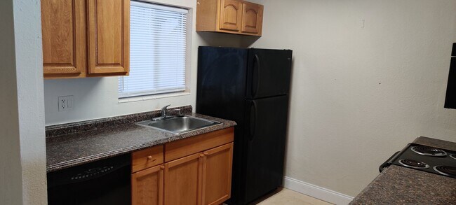 Building Photo - Gorgeous Sunset views. 2 bedroom 2 bath condo