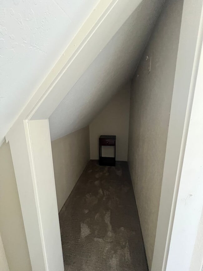 Building Photo - COMING SOON!  2 bed, 2 bath home in the heart of Ashland