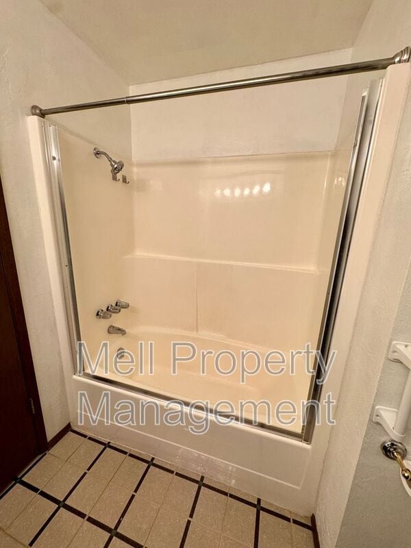 Building Photo - 50 E Vine Maple Ln