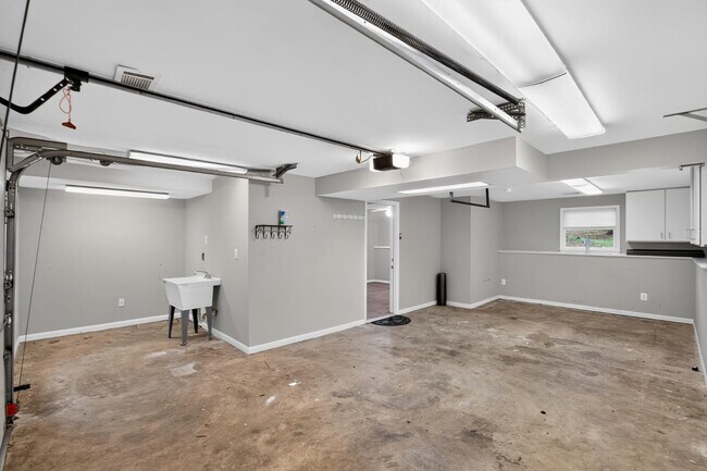 Building Photo - 4104 Green Spring St
