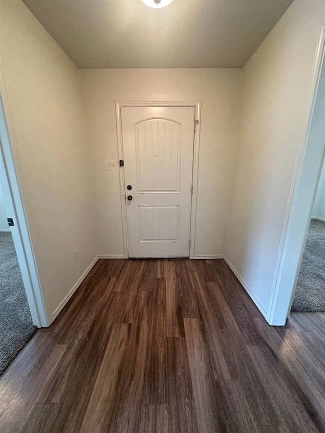 Building Photo - 6133 72nd Pl