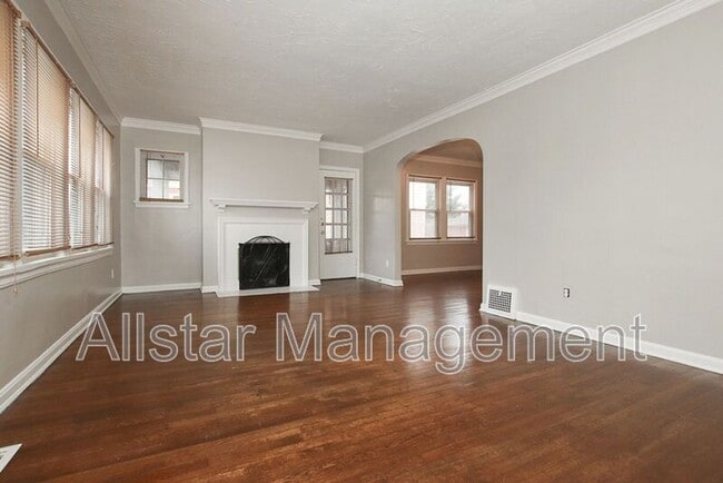 Building Photo - 1533 Genesee Rd